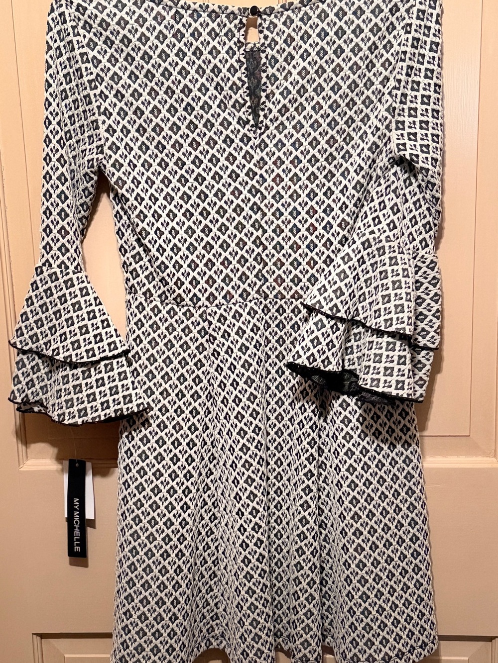 My Michelle Black and White Patterned Bell-Sleeve Dress NWT - Picture 3 of 7